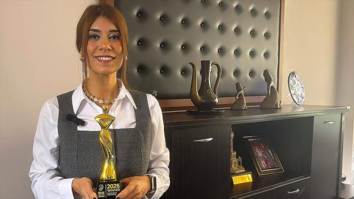 İzmirli Didem öğretmen, projeleriyle İngiltere'den ödülle döndü