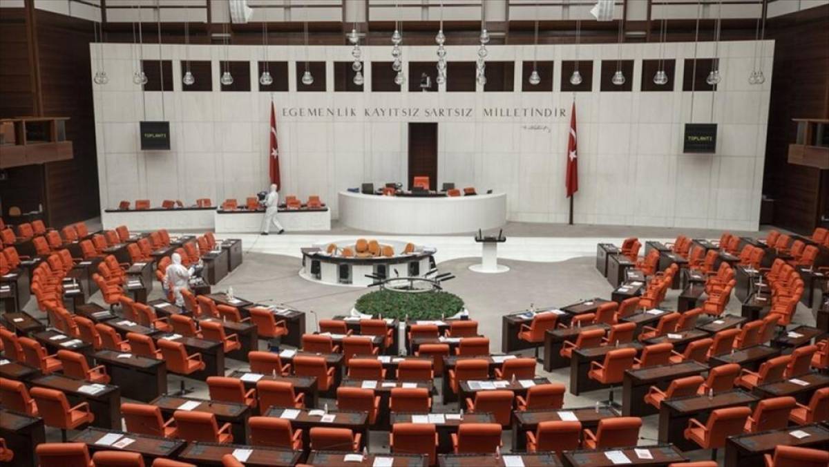 En d&uuml;ş&uuml;k emekli aylığının artırılmasına y&ouml;nelik d&uuml;zenlemeyi de i&ccedil;eren kanun teklifi TBMM'de
