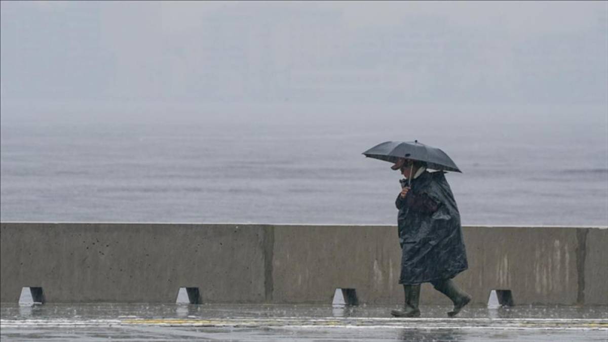 Yurdun batı kesimleri i&ccedil;in g&ouml;k g&uuml;r&uuml;lt&uuml;l&uuml; sağanak uyarısı