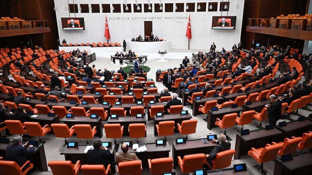 Trafik cezalarının artırılmasına y&ouml;nelik d&uuml;zenlemeleri de i&ccedil;eren kanun teklifi, TBMM Genel Kurulunda