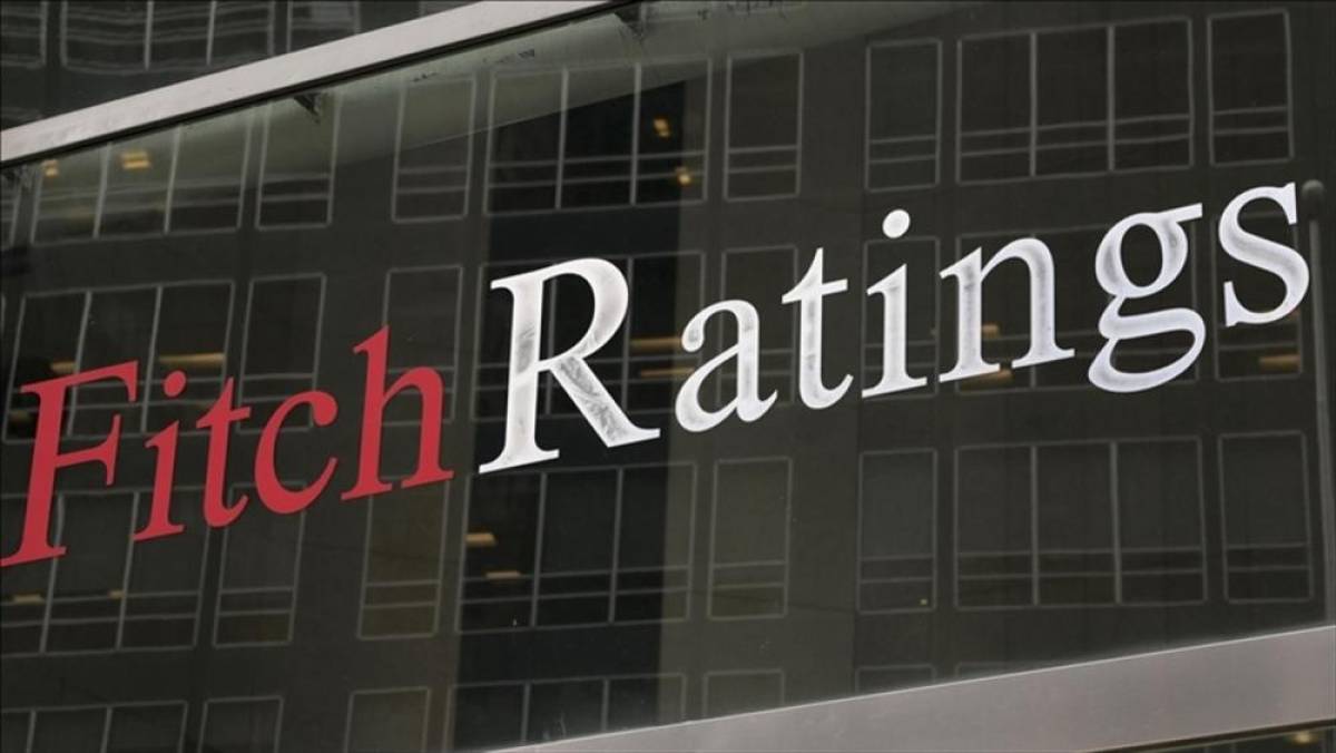 Fitch, H&uuml;rm&uuml;z Boğazı&rsquo;ndaki kapanmanın ge&ccedil;ici olduğunu ve petrol fiyatlarını sınırlı etkileyebileceğini belirtti