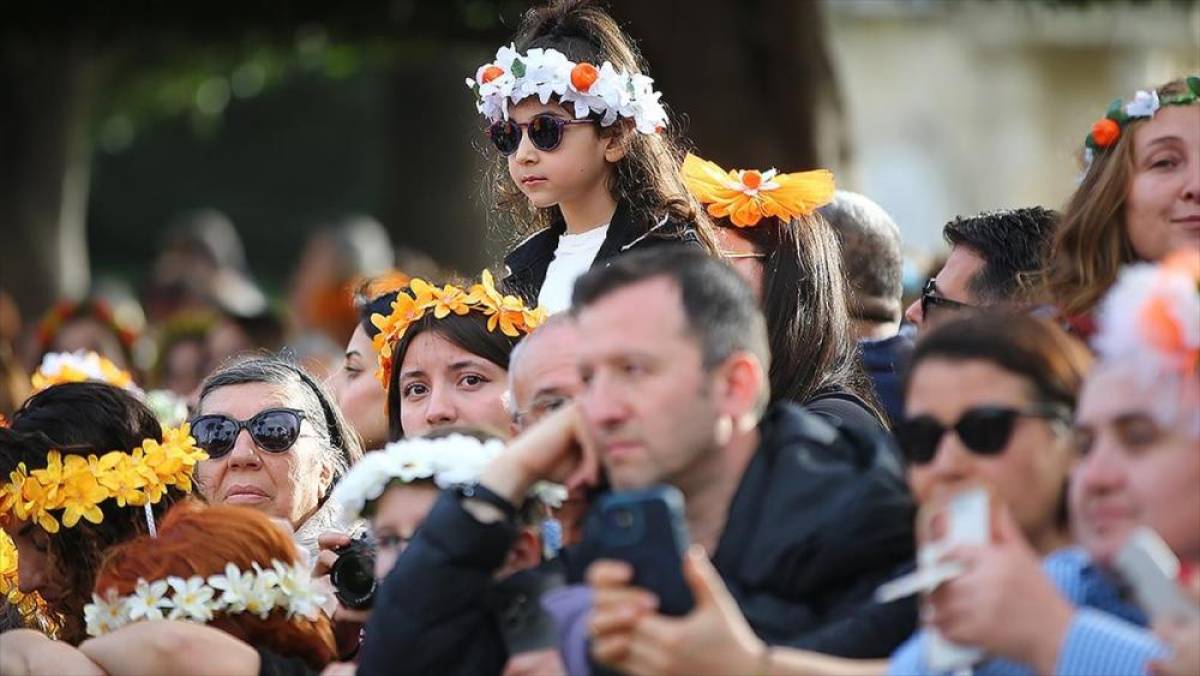 14. Uluslararası Portakal &Ccedil;i&ccedil;eği Karnavalı'nın kortej ge&ccedil;işi yapıldı