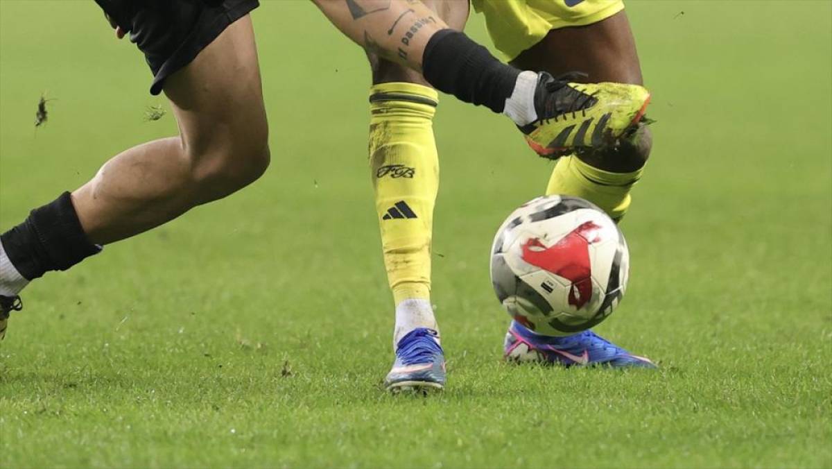 Futbolda "Ara transfer" d&ouml;nemi yarın sona erecek