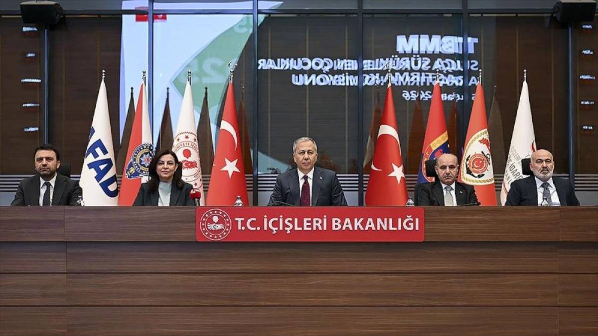TBMM Su&ccedil;a S&uuml;r&uuml;klenen &Ccedil;ocuklara İlişkin Araştırma Komisyonu &uuml;yelerinden İ&ccedil;işleri Bakanlığına ziyaret