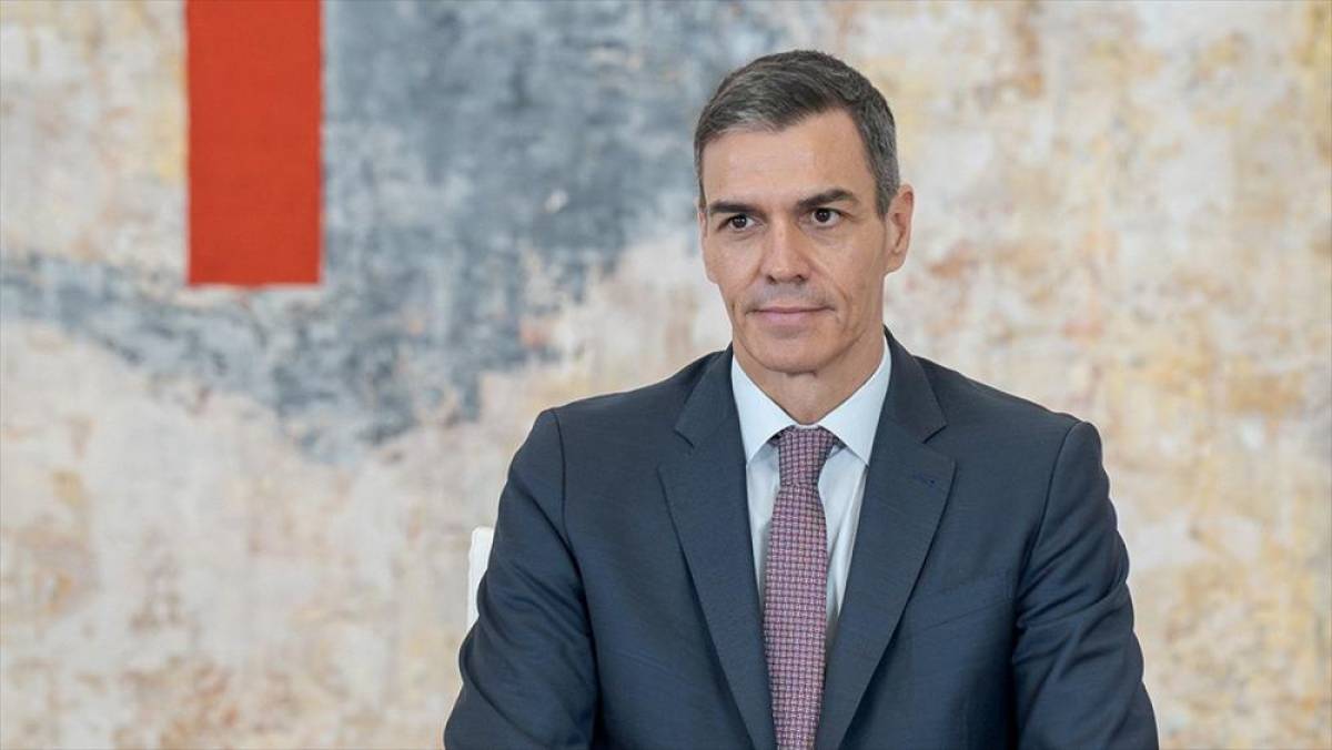 İspanya Başbakanı Sanchez gen&ccedil;leri sosyal paylaşım sitelerinin "zehrinden" koruma s&ouml;z&uuml; verdi