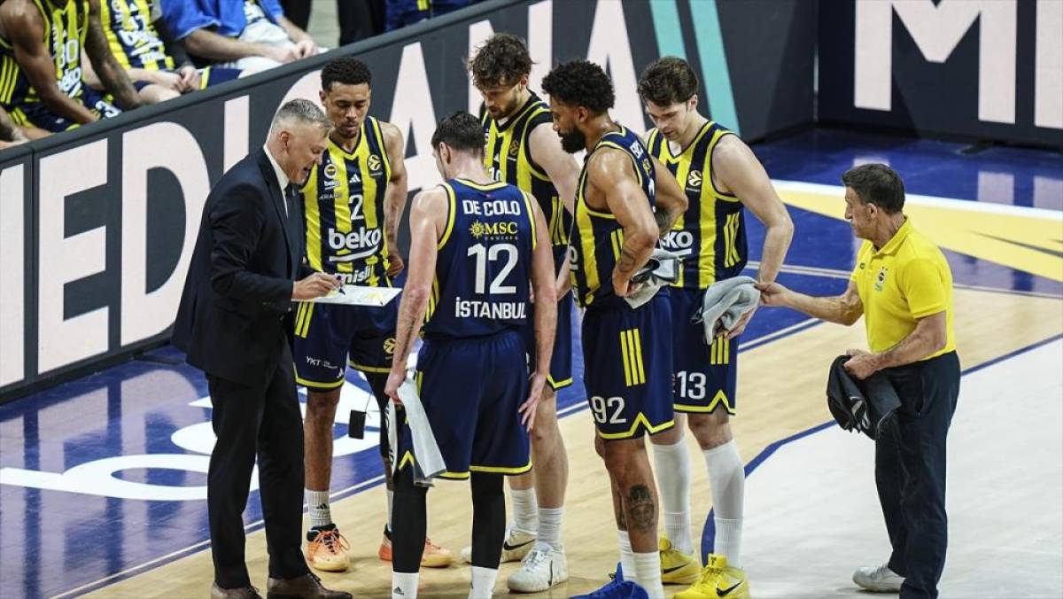 Fenerbah&ccedil;e Beko, D&ouml;rtl&uuml; Final i&ccedil;in parkeye &ccedil;ıkıyor