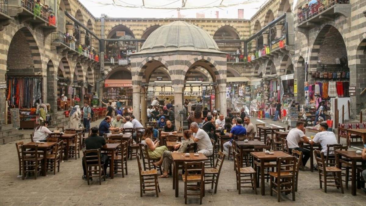 Diyarbakır 16 yıl sonra S&uuml;per Lig heyecanıyla misafirlerini ağırlamaya hazırlanıyor