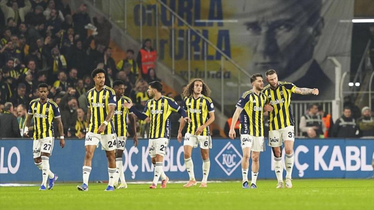 Fenerbah&ccedil;e'nin UEFA kadrosu belli oldu