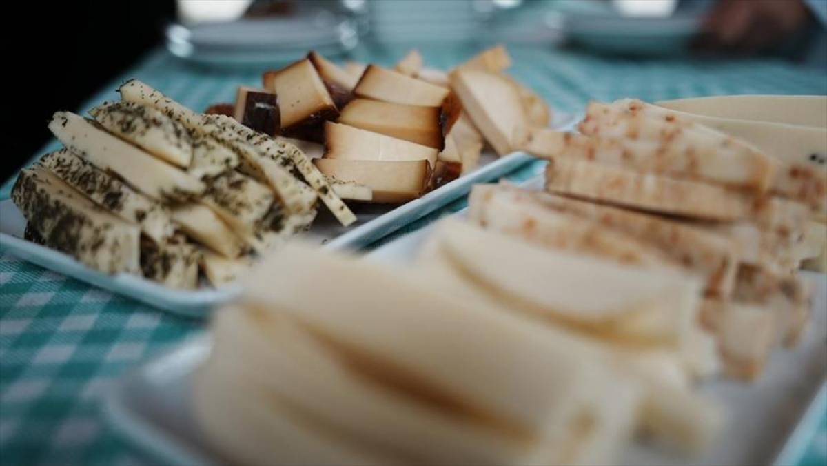 Bigalı kadınlar kadim tariflerle peyniri markaya d&ouml;n&uuml;şt&uuml;rd&uuml;