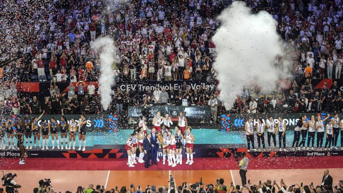 T&uuml;rk kadın voleybolu 2026'ya damga vurdu