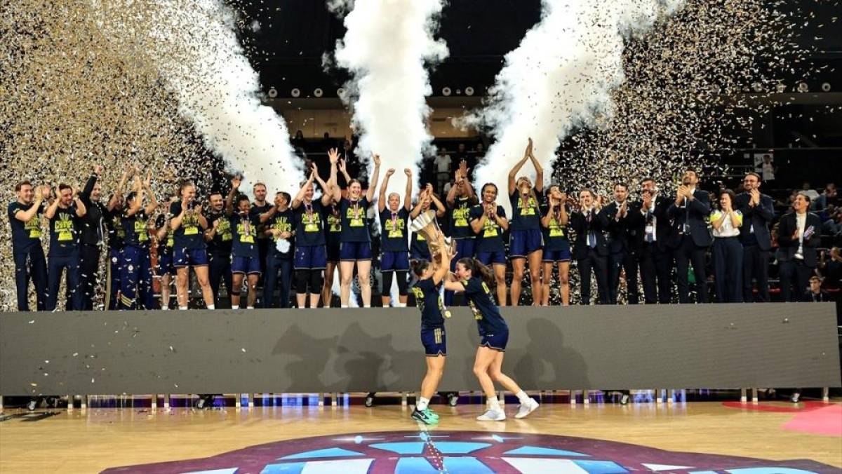Fenerbah&ccedil;e Tarfin FIBA Kadınlar S&uuml;per Kupa'nın sahibi oldu