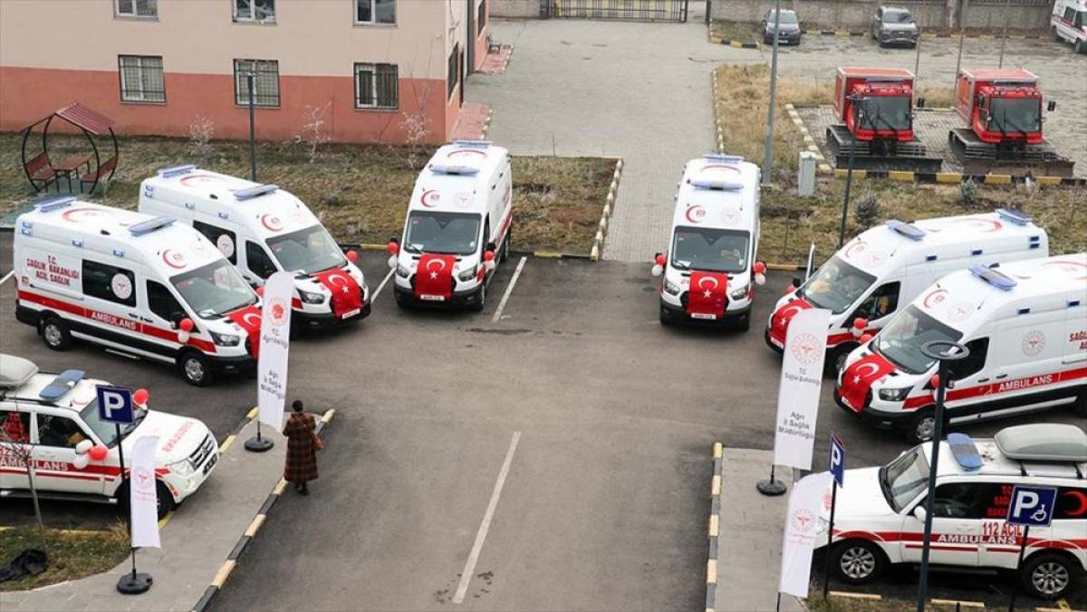 Ağrı'da sağlık ekipleri zorlu kış şartlarında hastalara ulaşmak için göreve hazır