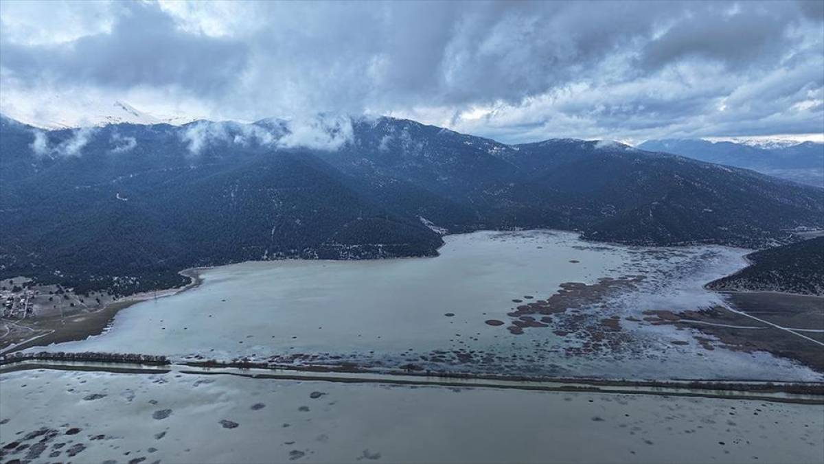Yaz aylarında kuruyan Avlan G&ouml;l&uuml;, yağışların ardından yeniden su tuttu