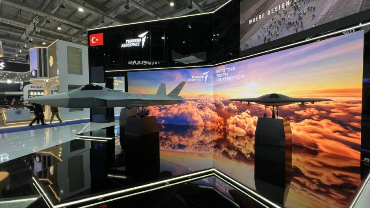 Milli Muharip U&ccedil;ak KAAN d&uuml;nya sahnesine bu kez "yeni nesil" tanıtımla &ccedil;ıktı