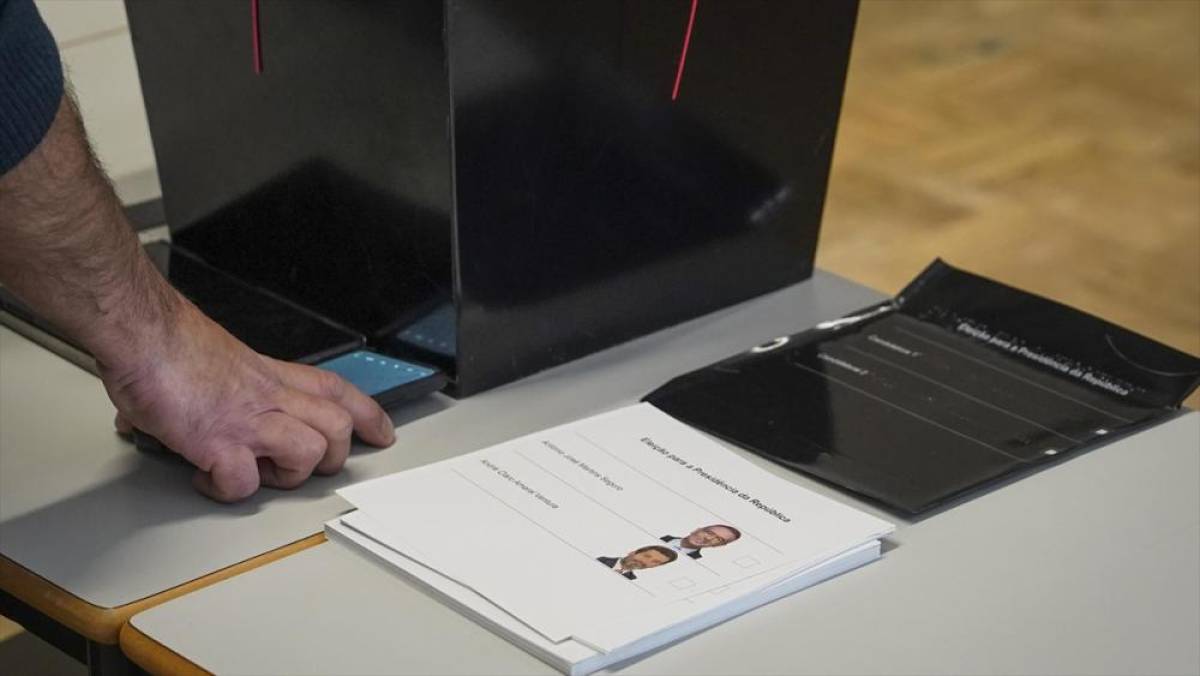 Portekiz'de sandık &ccedil;ıkış anketine g&ouml;re sosyalist Antonio Jose Seguro cumhurbaşkanı se&ccedil;ildi