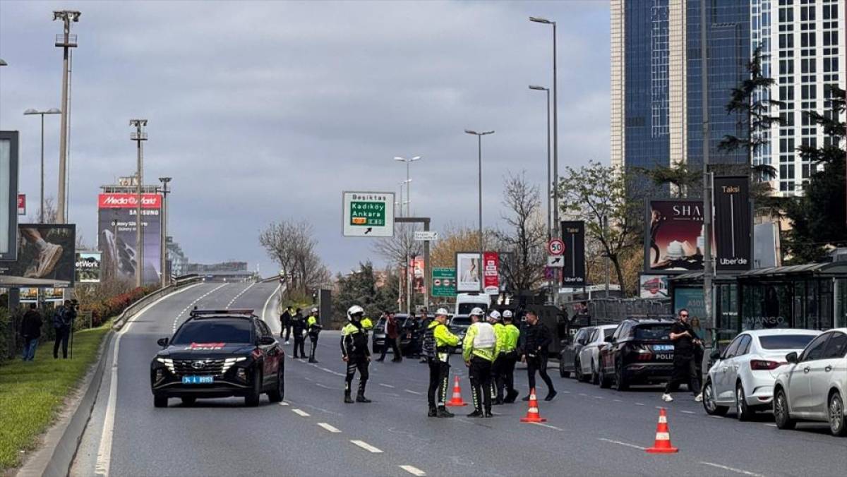 Beşiktaş'ta polis noktasına y&ouml;nelik ter&ouml;r saldırısına ilişkin g&ouml;zaltı sayısı 10'a &ccedil;ıktı
