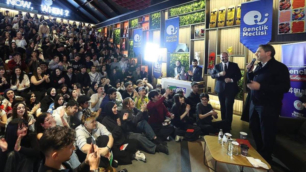 Bakan Bayraktar: &Uuml;lkemizde g&uuml;neşi, r&uuml;zgarı, jeotermali, k&ouml;m&uuml;r&uuml;, b&uuml;t&uuml;n enerji kaynaklarımızı kullanmamız lazım