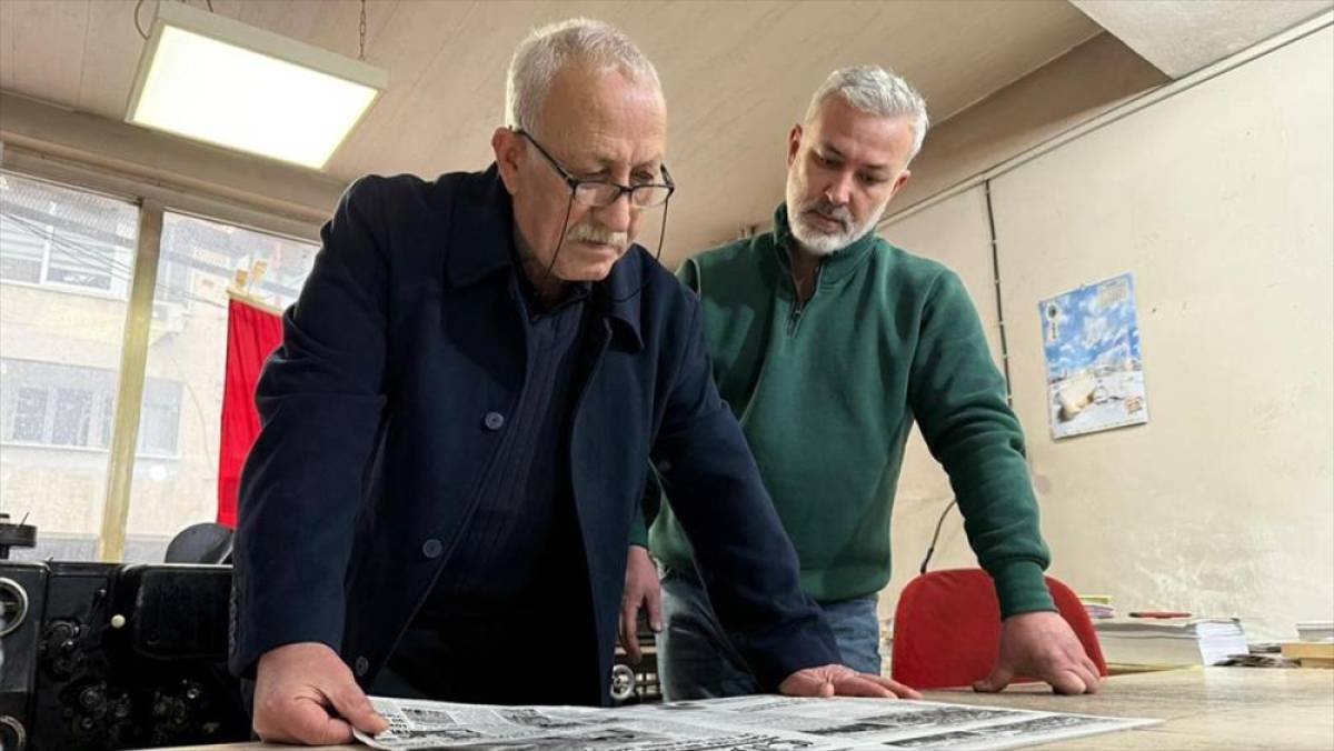 42 yıllık gazeteci birikimini aktardığı oğluyla mesleğini s&uuml;rd&uuml;r&uuml;yor