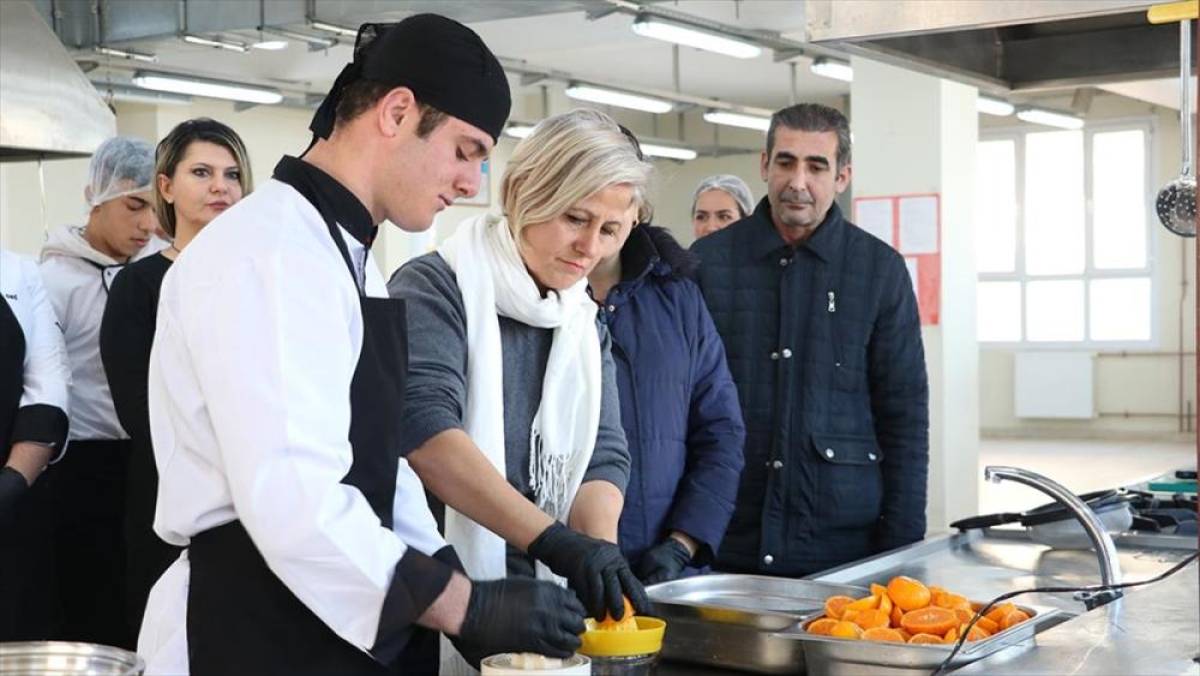 Hatay'da &uuml;reticiler mandalinaya katma değer kazandırmak i&ccedil;in uygulamalı eğitim alıyor