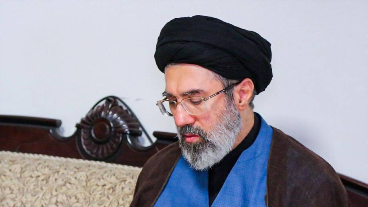 İran lideri Hamaney: H&uuml;rm&uuml;z Boğazı&rsquo;nın y&ouml;netimini yeni bir aşamaya taşıyacağız