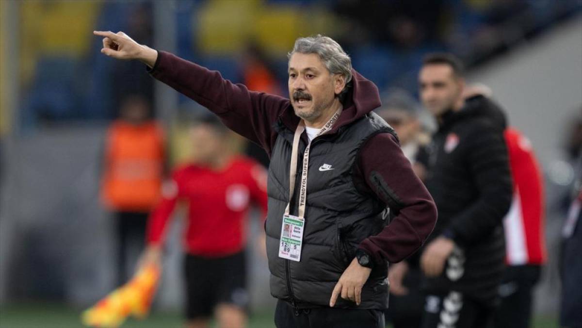 Ey&uuml;pspor'da teknik direkt&ouml;r Atila Gerin ile yollar ayrıldı