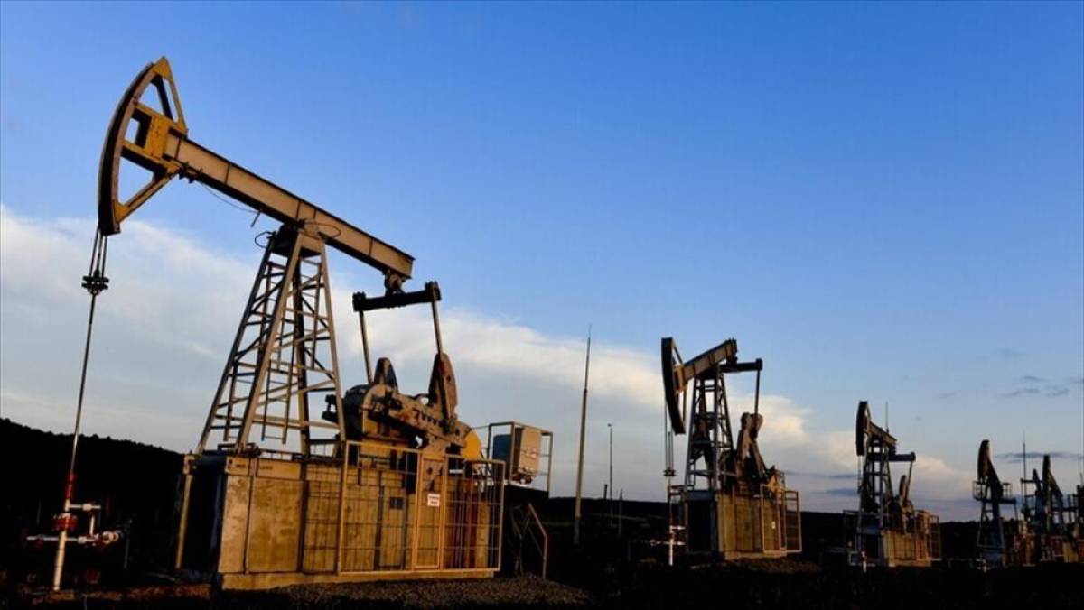 Putin, ABD'ye ve d&uuml;nyaya petrol tedarik etmeye hazır olduklarını belirtti