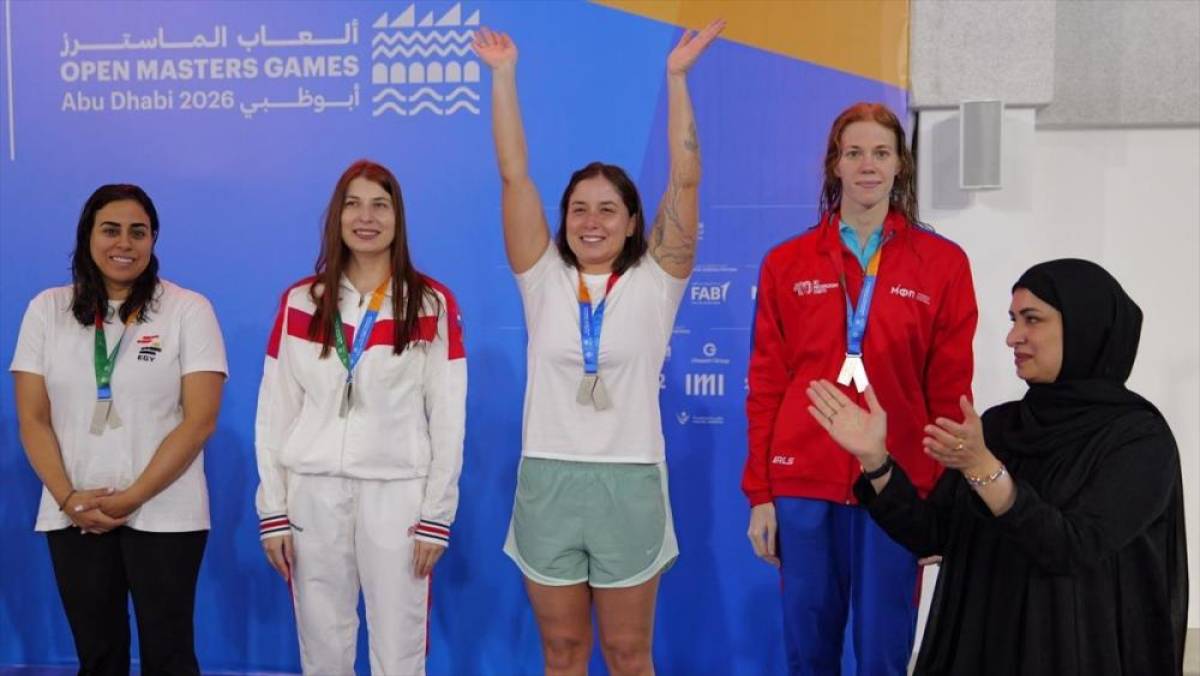 Rekortmen y&uuml;z&uuml;c&uuml; Bengisu Avcı'dan yeni masterler T&uuml;rkiye rekoru