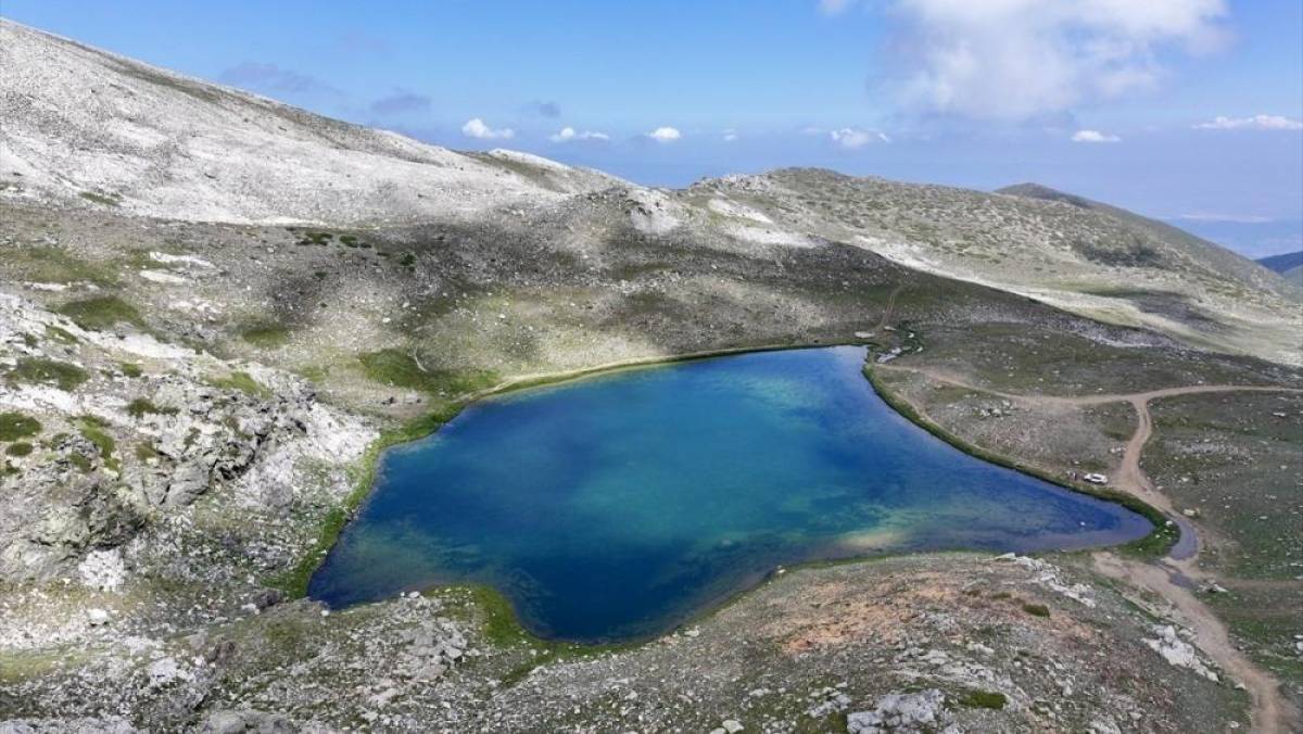 Uludağ'ın zirvesindeki 7 g&ouml;l milyonlarca yıllık jeolojik mirası yaşatıyor