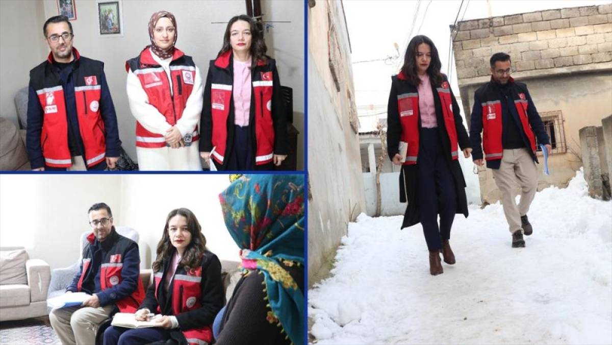 "Kırmızı yelekliler" ihtiya&ccedil; sahiplerine sosyal destek i&ccedil;in karlı yolları aşıyor