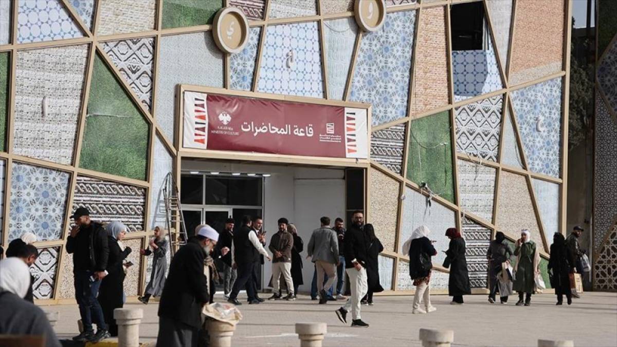 Şam Kitap Fuarı, Esed rejiminin devrilmesinden sonra K&uuml;rt&ccedil;e ve T&uuml;rk&ccedil;e yayınların katılımıyla renklendi