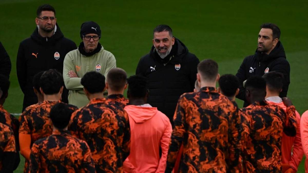 Shakhtar Donetsk'i şampiyonluğa taşıyan Arda Turan, T&uuml;rk teknik direkt&ouml;rl&uuml;k tarihine ge&ccedil;ti
