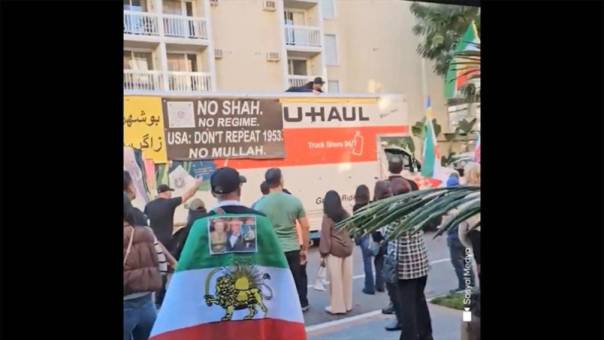 ABD'de İran'daki protestolara destek i&ccedil;in toplananların arasına kamyonun dalması sonucu 2 kişi yaralandı