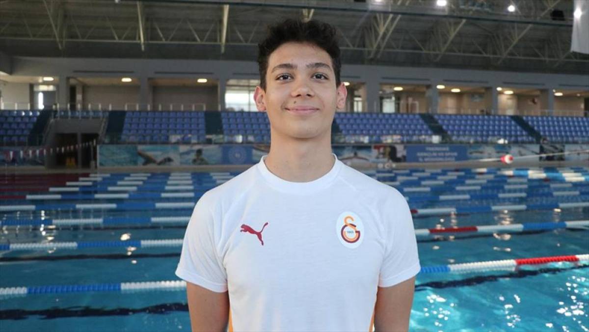 Tekirdağlı y&uuml;z&uuml;c&uuml; Eymen İbolar, madalyalara kula&ccedil; atıyor