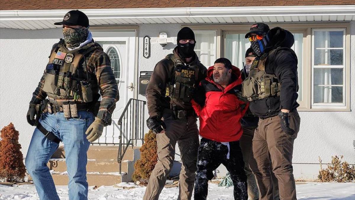 ABD h&uuml;k&uuml;meti Minnesota eyaletinde d&uuml;zensiz g&ouml;&ccedil;menlere y&ouml;nelik baskıyı sonlandırdı