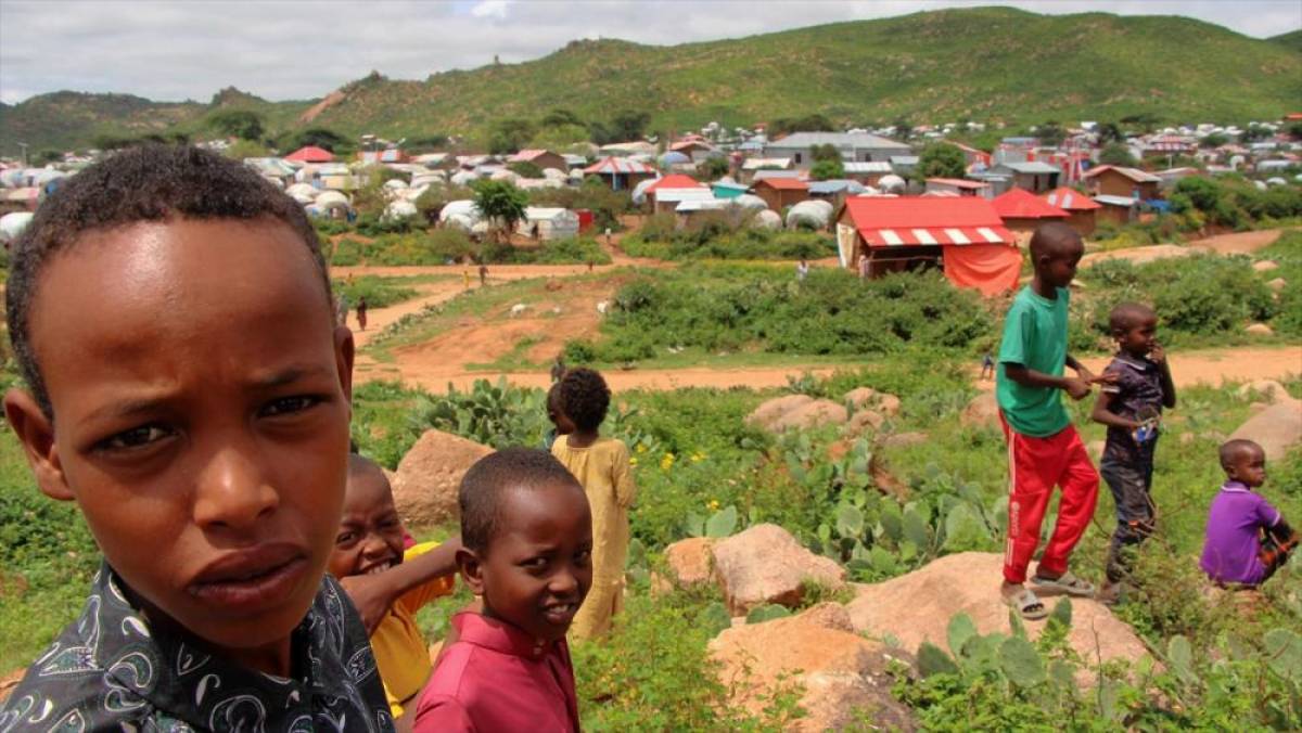 Afrikalıların y&uuml;zde 1&rsquo;inden azı kıta dışına g&ouml;&ccedil; ediyor