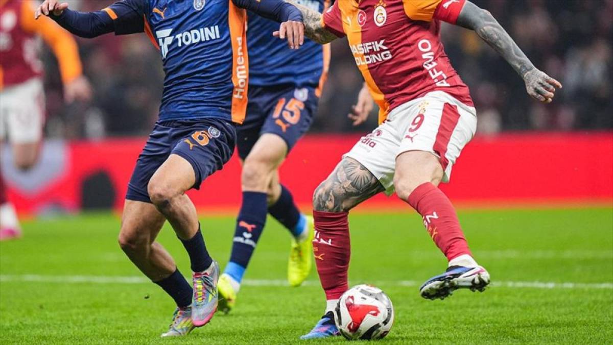 Lider Galatasaray, S&uuml;per Lig'de yarın sahasında RAMS Başakşehir ile karşılaşacak