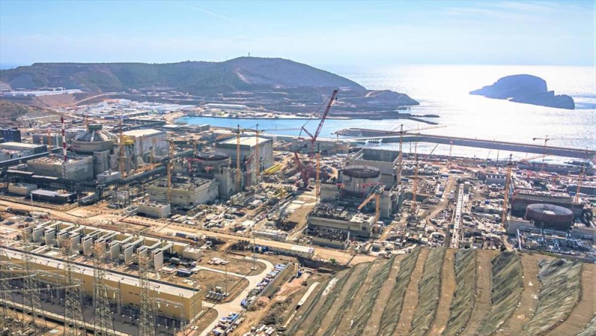 Akkuyu NGS'nin d&ouml;rd&uuml;nc&uuml; g&uuml;&ccedil; &uuml;nitesinde reakt&ouml;r şaftının kritik yapısal bileşeni monte edildi