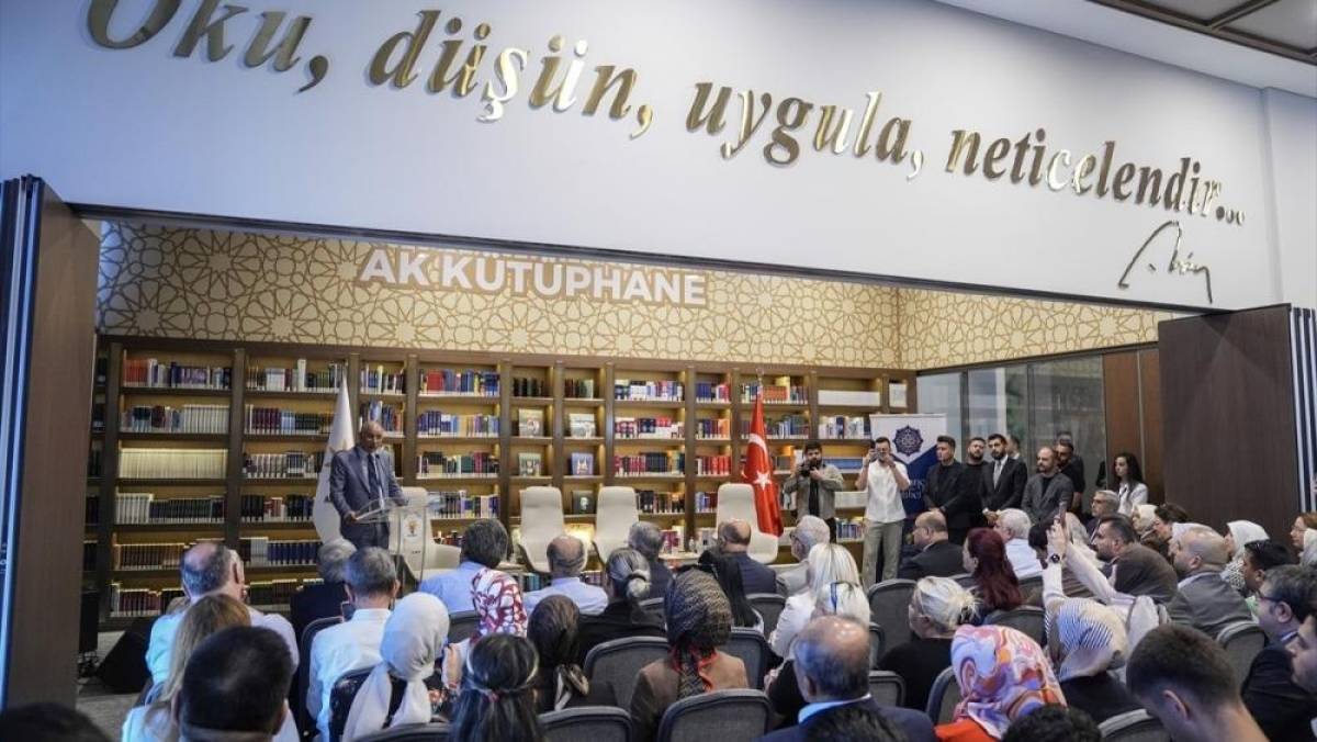 AK Parti'de şair Erdem Bayazıt'ı Anma ve Anlama programı d&uuml;zenlendi