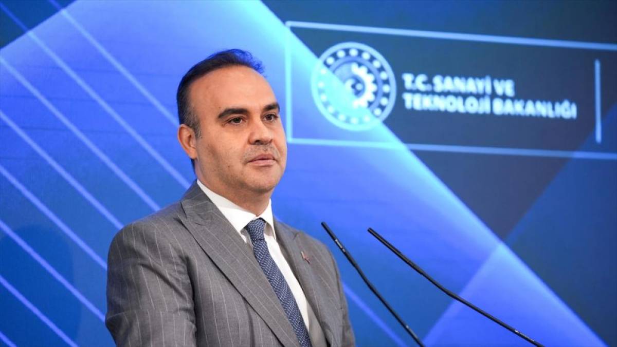 Bakan Kacır'dan tekstil sekt&ouml;r&uuml;nde yeşil ve dijital d&ouml;n&uuml;ş&uuml;m mesajı