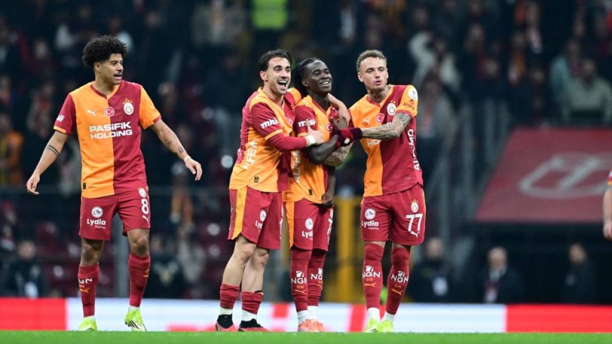 Galatasaray, sahasında RAMS Başakşehir'i mağlup etti
