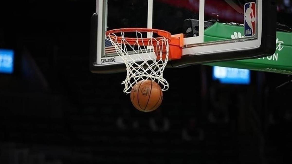 NBA'de Bucks, Lillard'ın son saniye üçlüğüyle Kings'i yıktı