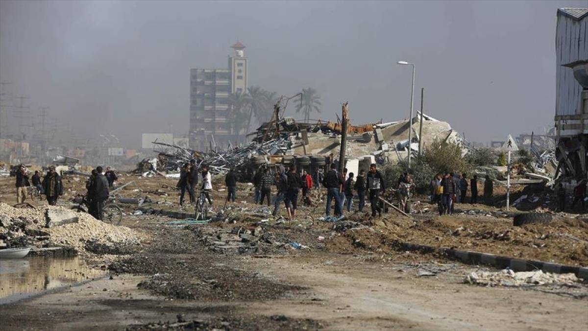İsrail, Gazze Şeridi'ne gece boyunca düzenlediği saldırılarda en az 33 Filistinliyi öldürdü