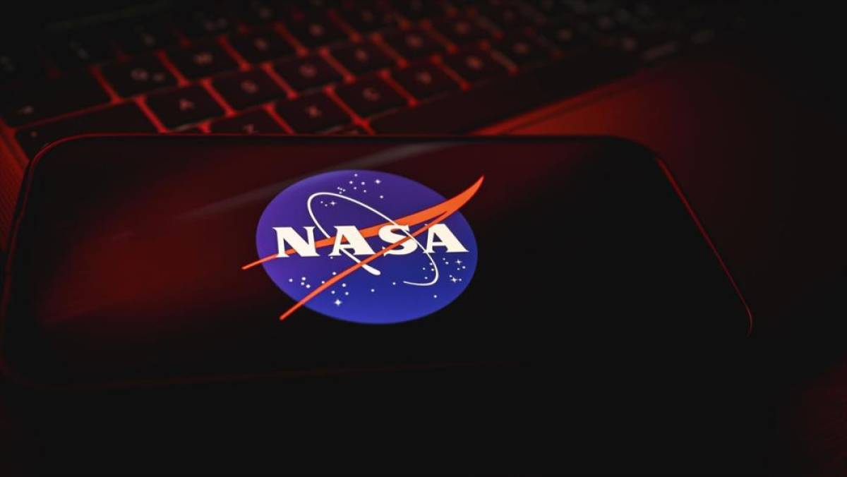 NASA'nın Crew-11 misyonundan bir astronot, ge&ccedil;irdiği rahatsızlığın ardından ekibiyle d&uuml;nyaya d&ouml;nd&uuml;