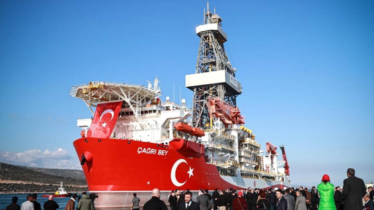 &Ccedil;ağrı Bey sondaj gemisi ilk g&ouml;rev yeri Somali'ye uğurlandı