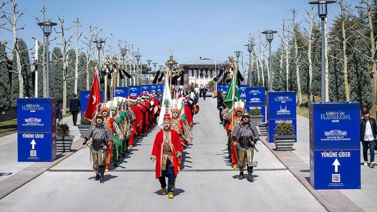 "K&uuml;lliye'de Ramazan" etkinliklerinde Jandarma Mehteran Komutanlığı konser verdi