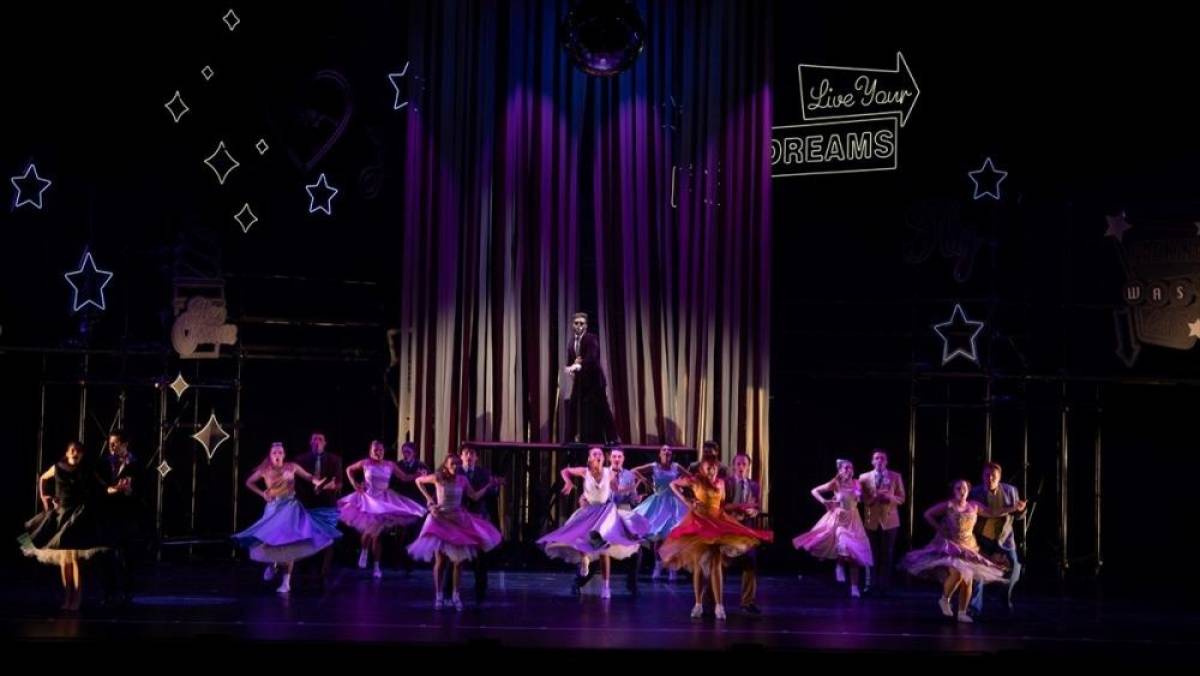 D&uuml;nyaca &uuml;nl&uuml; "Grease" m&uuml;zikali Zorlu PSM'de sahnelenmeye başlandı