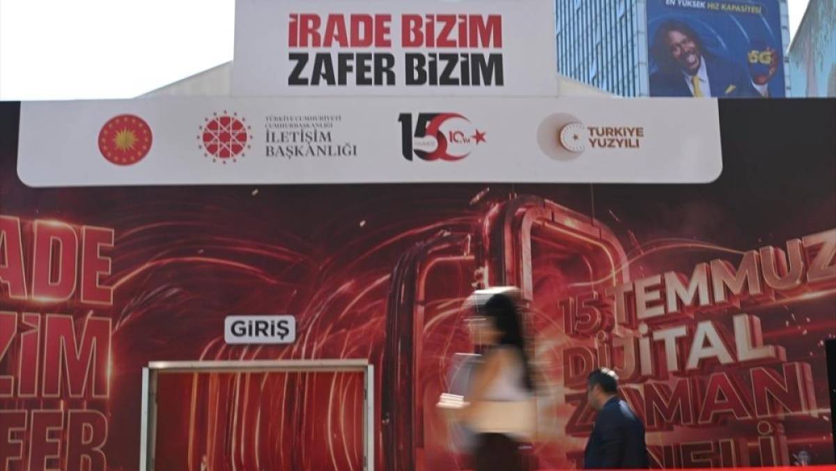 "İrade Bizim, Zafer Bizim" dijital zaman t&uuml;neli ziyarete a&ccedil;ıldı