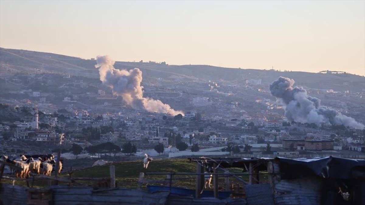 İsrail'in L&uuml;bnan'ın g&uuml;neyinde bir araca d&uuml;zenlediği dron saldırısında 1 kişi yaralandı
