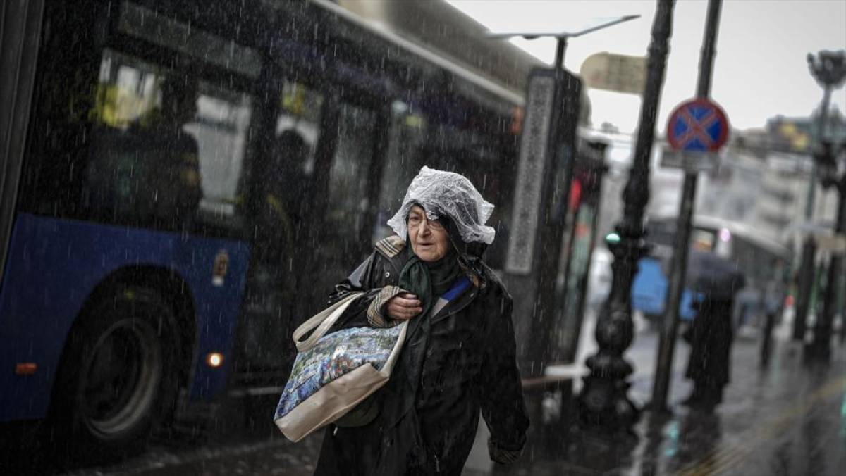 Sıcaklıklar perşembe g&uuml;n&uuml; 8 ila 10 derece d&uuml;şecek
