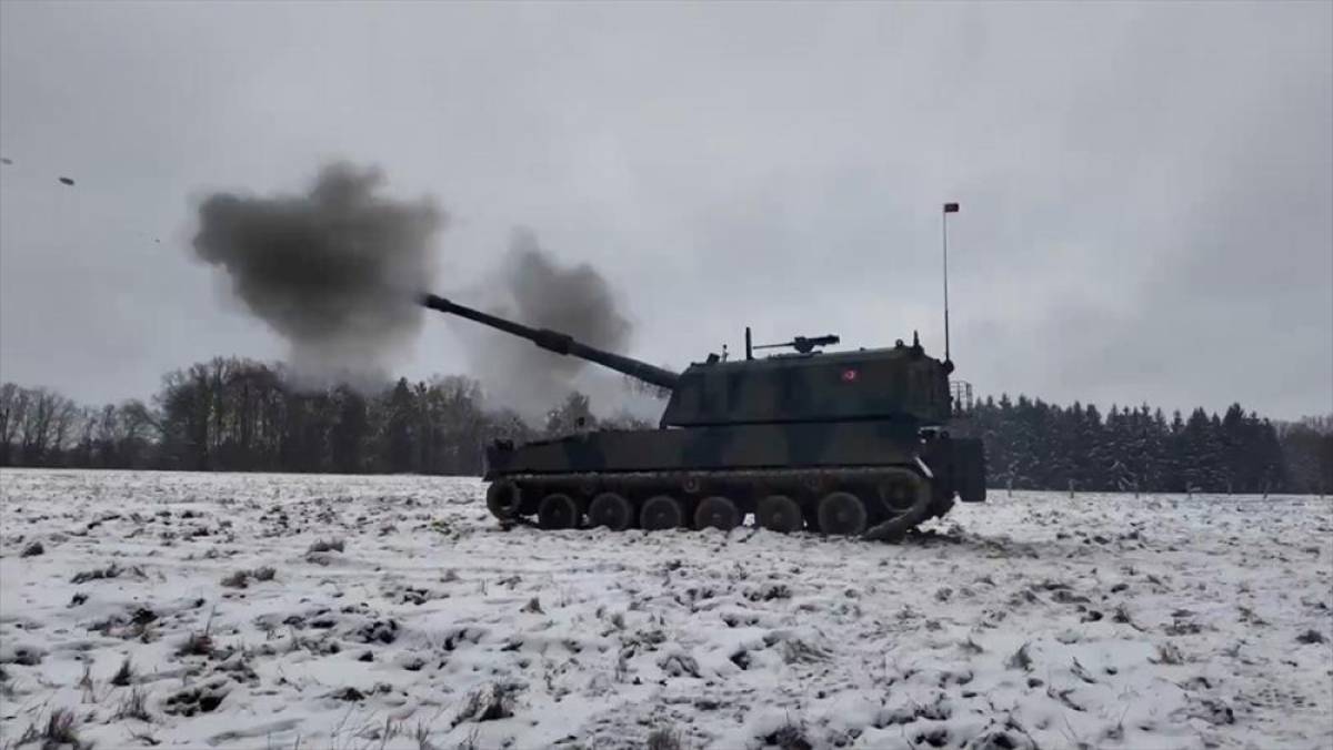 MSB'den Almanya'da d&uuml;zenlenen Steadfast Dart-26 Tatbikatı'ndaki top&ccedil;u atışlarına ilişkin paylaşım